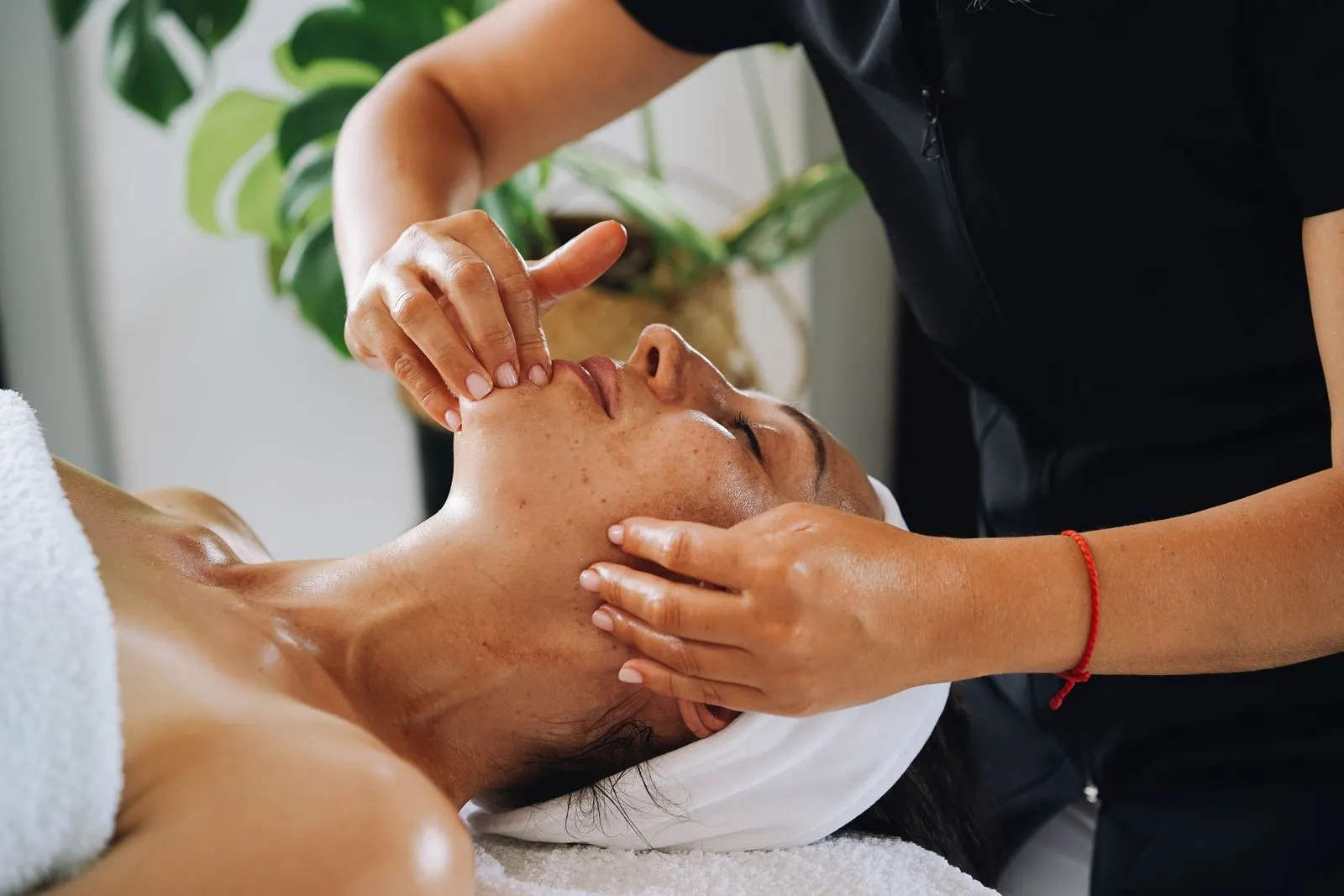 Building a Gentle Pregnancy Skincare Routine